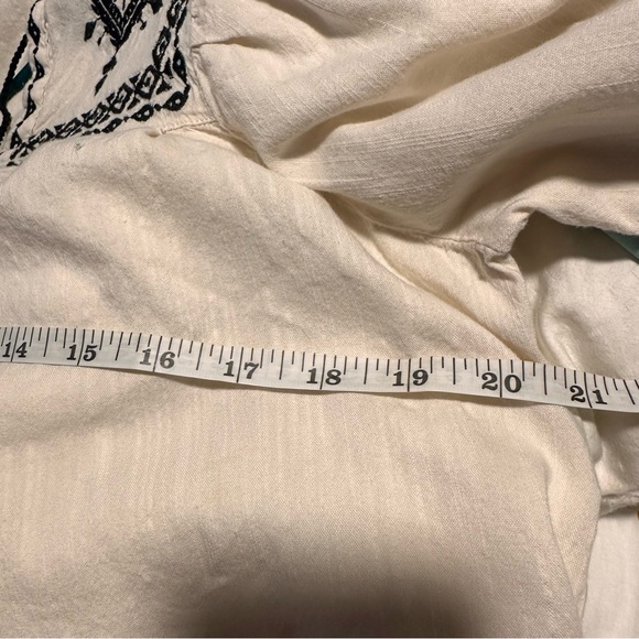 Old Navy Cream Embroidered 3/4 Sleeve Blouse - Picture 12 of 13